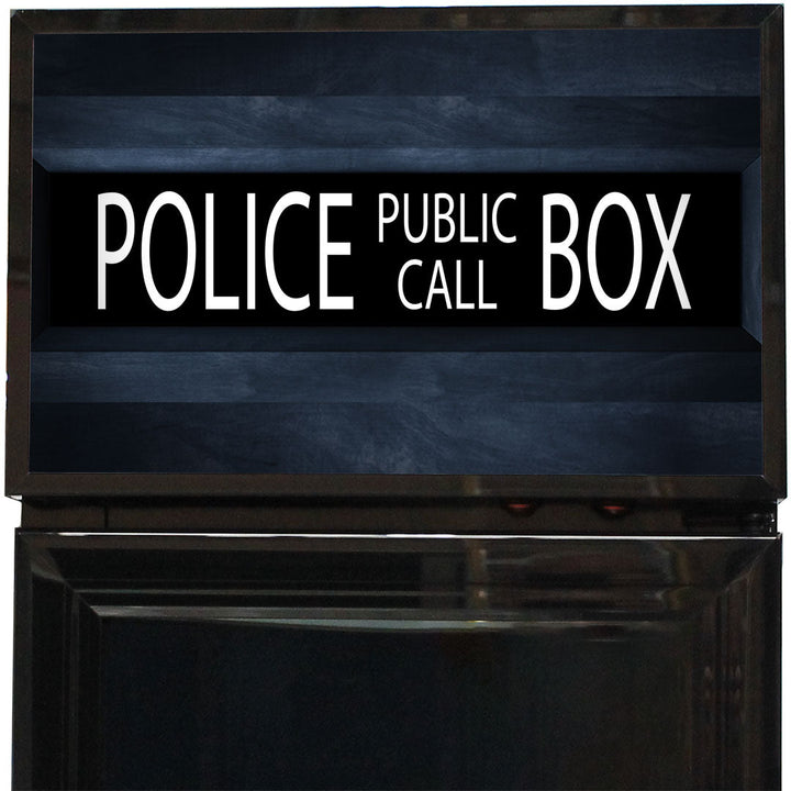 LIGHT BOX SHOWCASES 'POLICE BOX' DESIGN